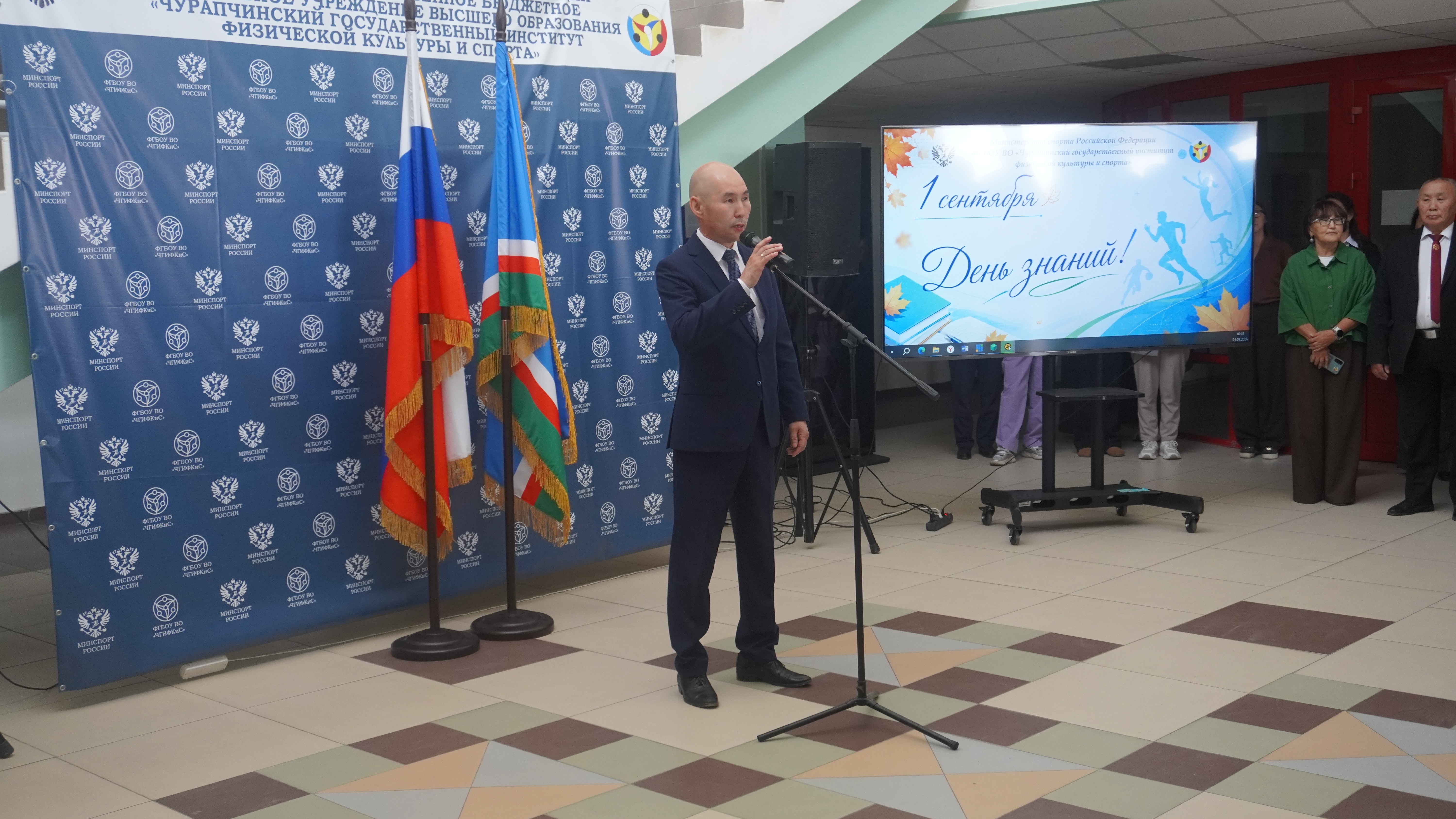 Проретор по УР Коркин Е.В.